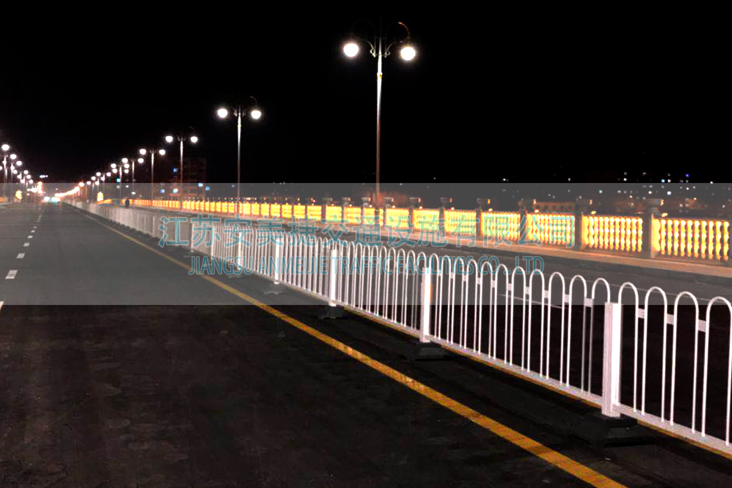 西寧市30000米市政道路護欄工程