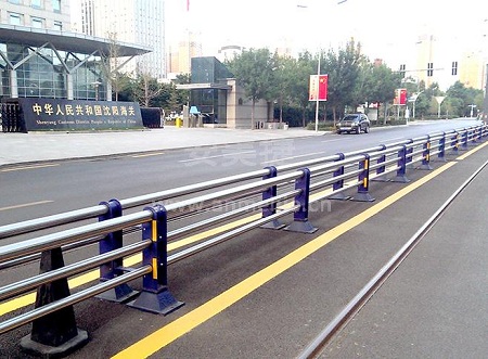 在鐵路安裝道路隔離護欄的三大優點