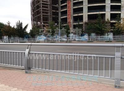 市政道路邊緣隔離護欄