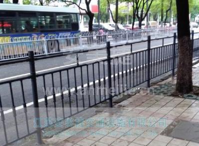 邊緣隔離鋼護欄