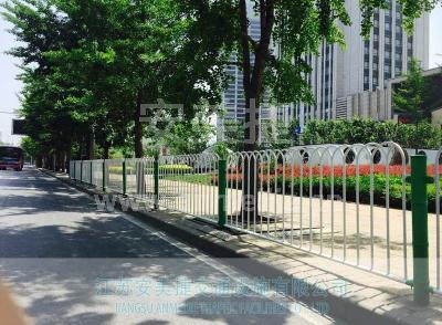 道路邊沿隔離護欄