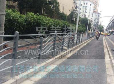 馬路邊緣隔離圍欄