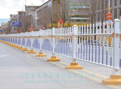 穿插式中央隔離護欄