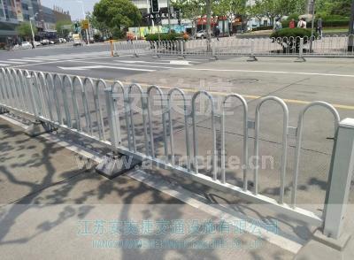 京式交通隔離護欄