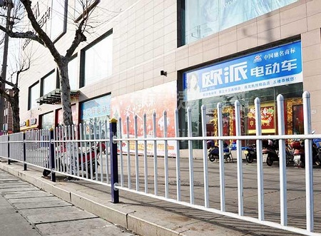 道路交通護欄.jpg