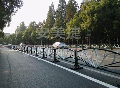 花型道路護(hù)欄.jpg