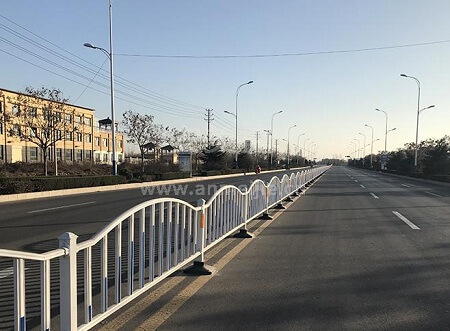 弧形道路交通護欄