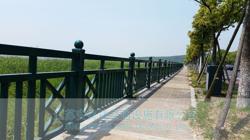 邊緣隔離護欄28-2.jpg
