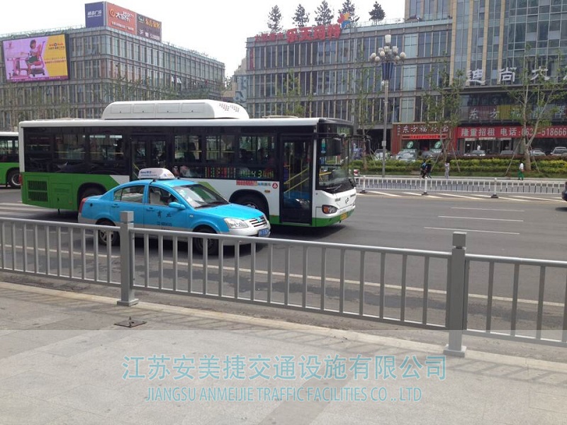 邊緣隔離護欄25-2.jpg