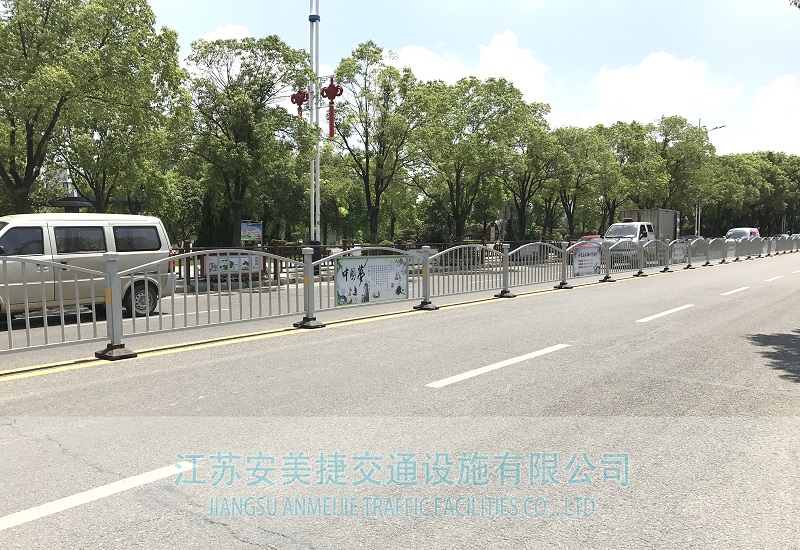 弧形護欄1-2.JPG