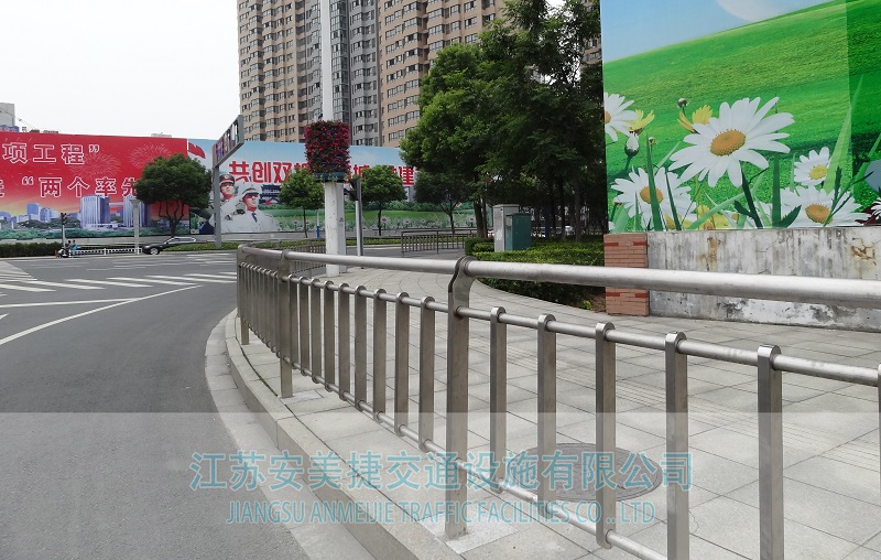 邊緣隔離護欄4-2.JPG